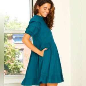 Large Universal Thread Puff Short Sleeve
Eyelet Dress brand new missing tag